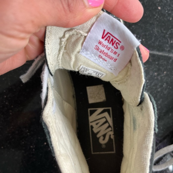 Vans - Picture 7 of 7